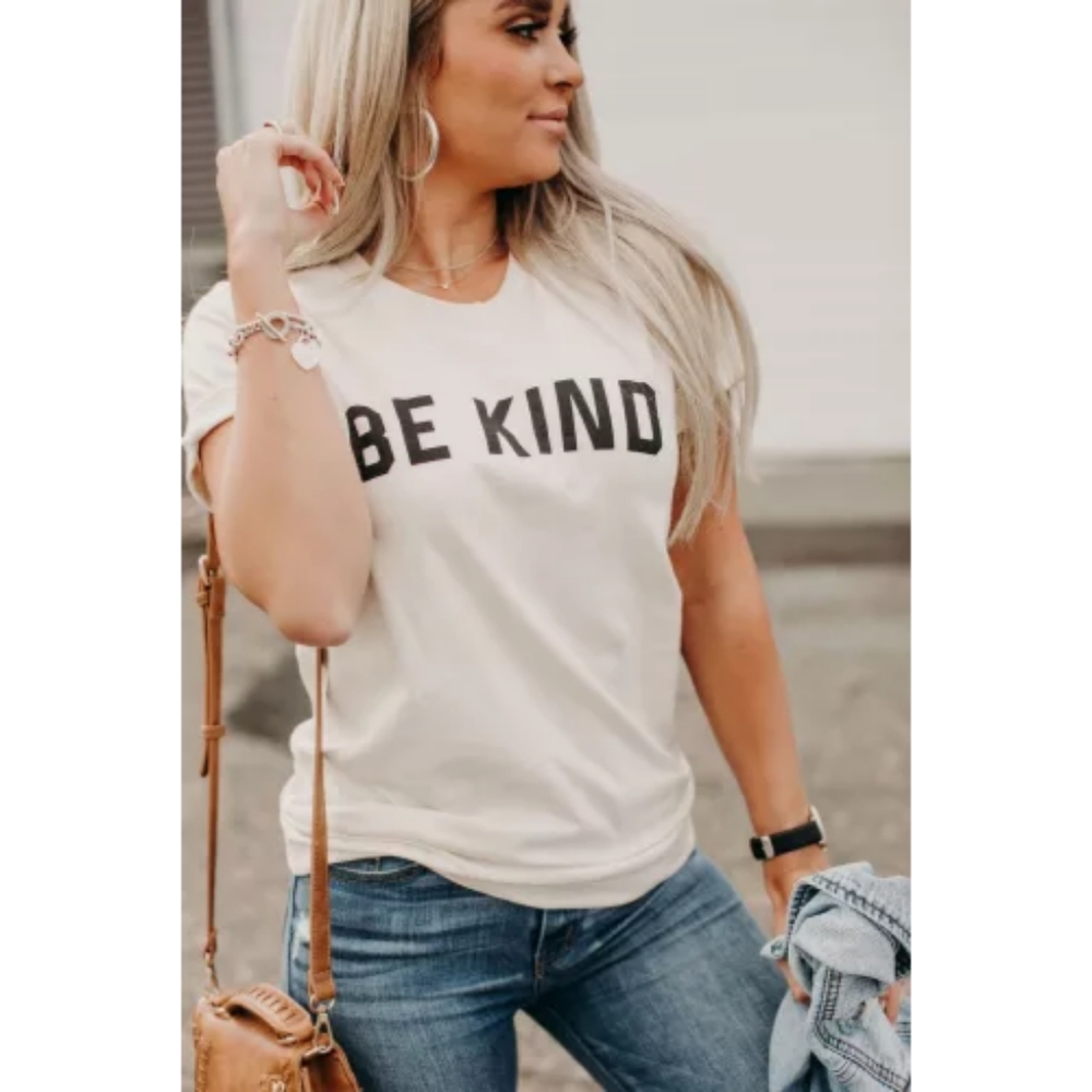 🤍White Be Kind Print Casual Tee